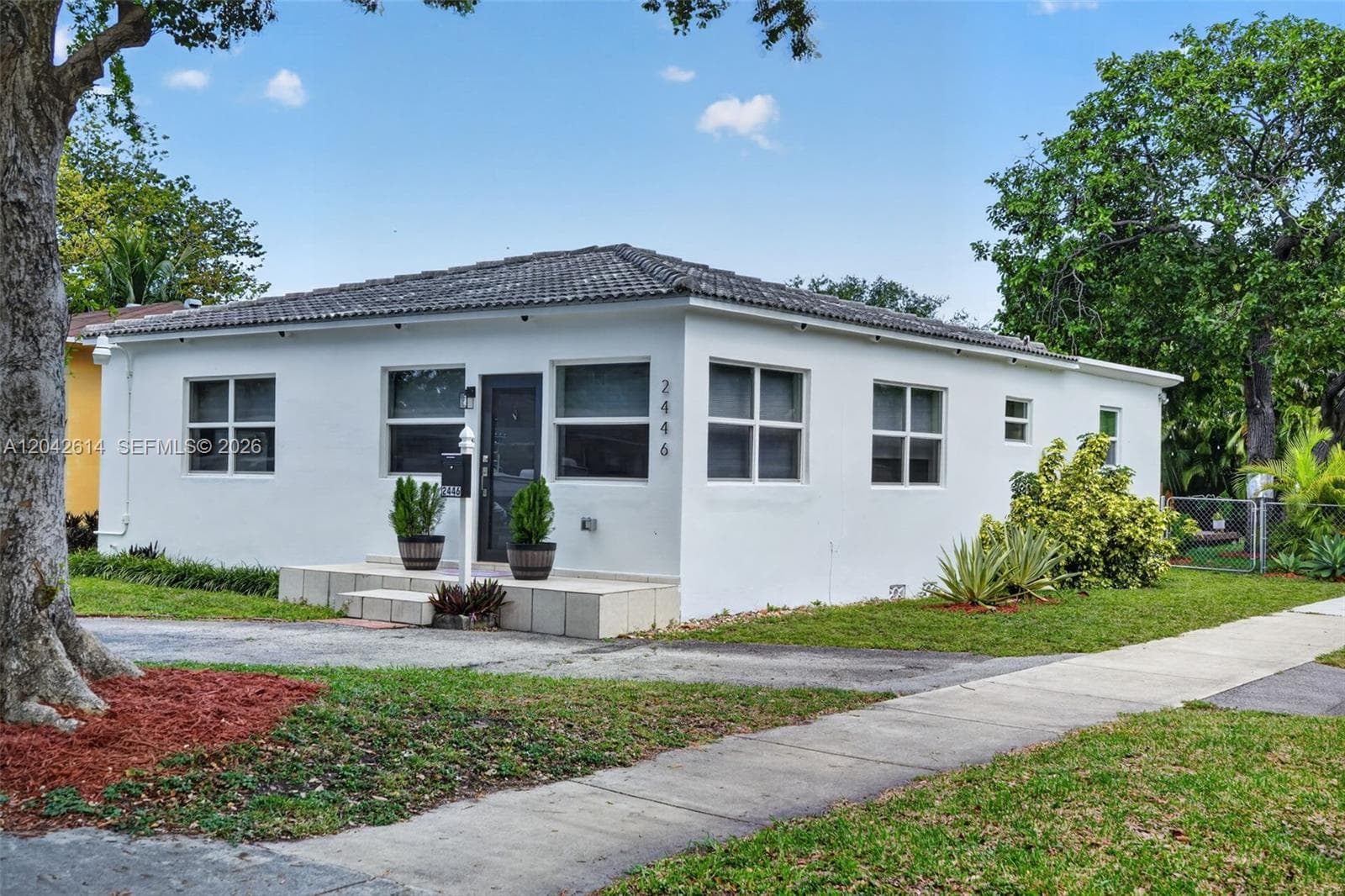 2446 Mckinley St, Hollywood FL 33020