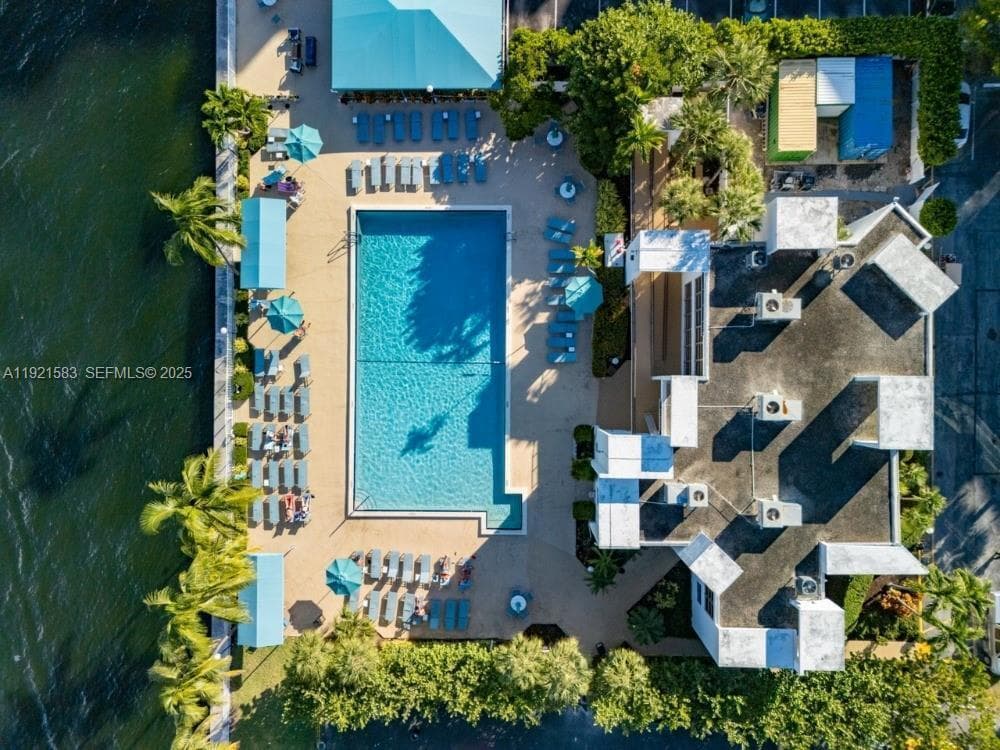 1000 Parkview Drive # 316, Hallandale Beach FL 33009 photo 2