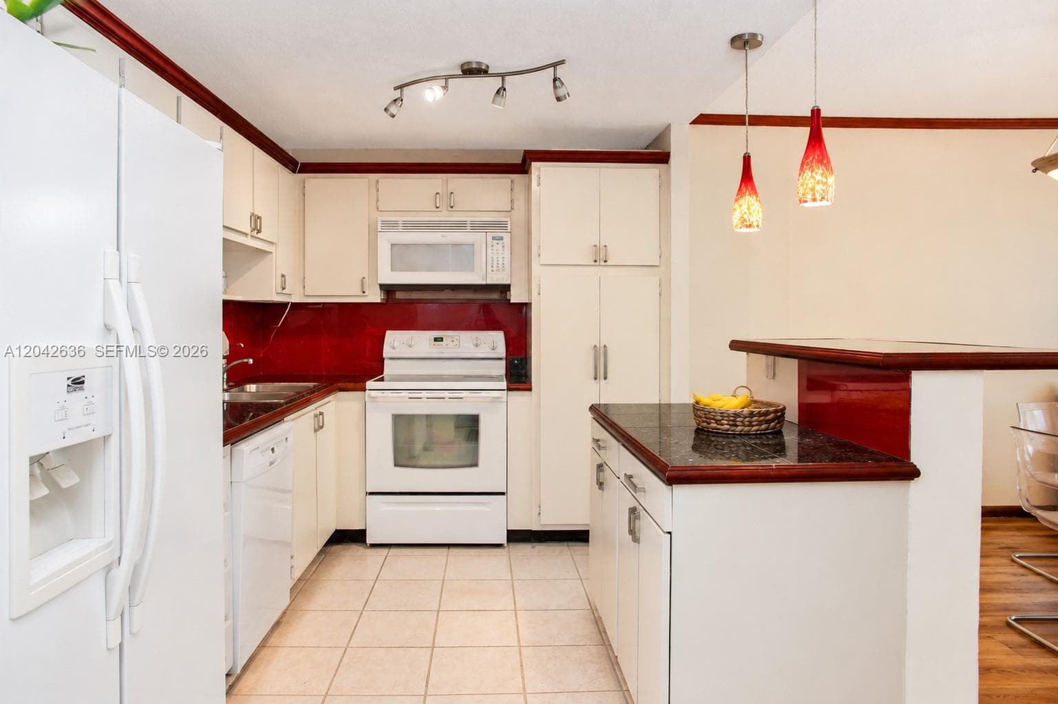 19390 Collins Ave # 119, Sunny Isles Beach FL 33160 photo 2