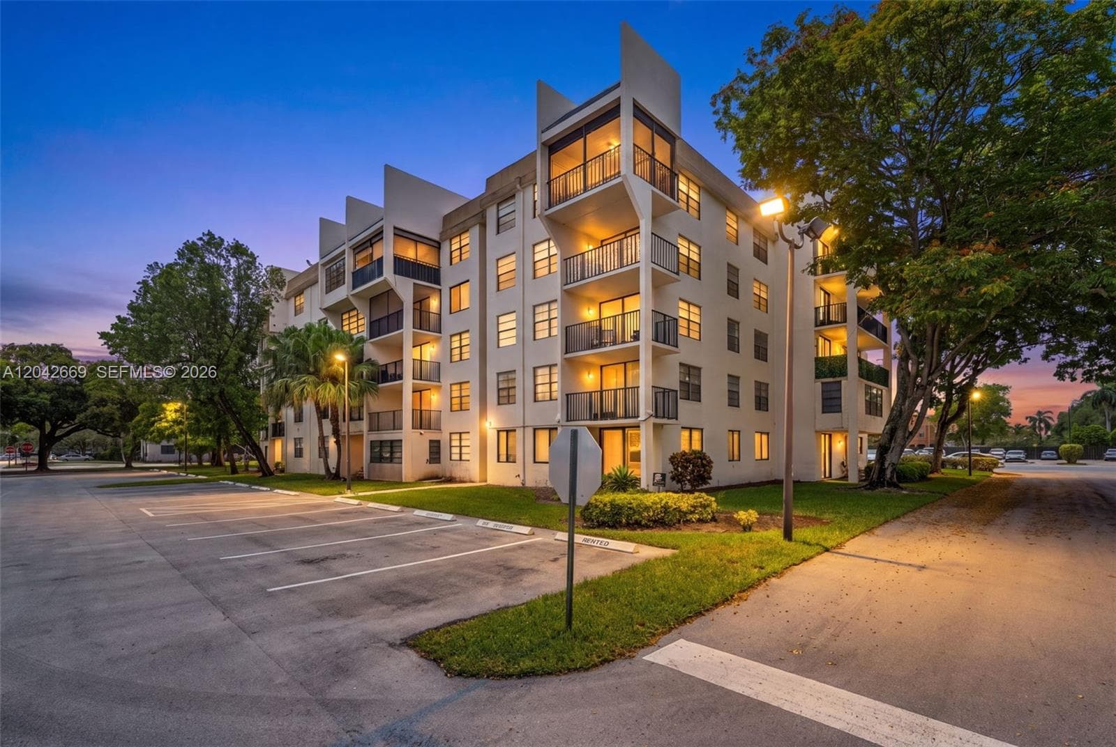 6190 Woodlands Blvd # 316, Tamarac FL 33319