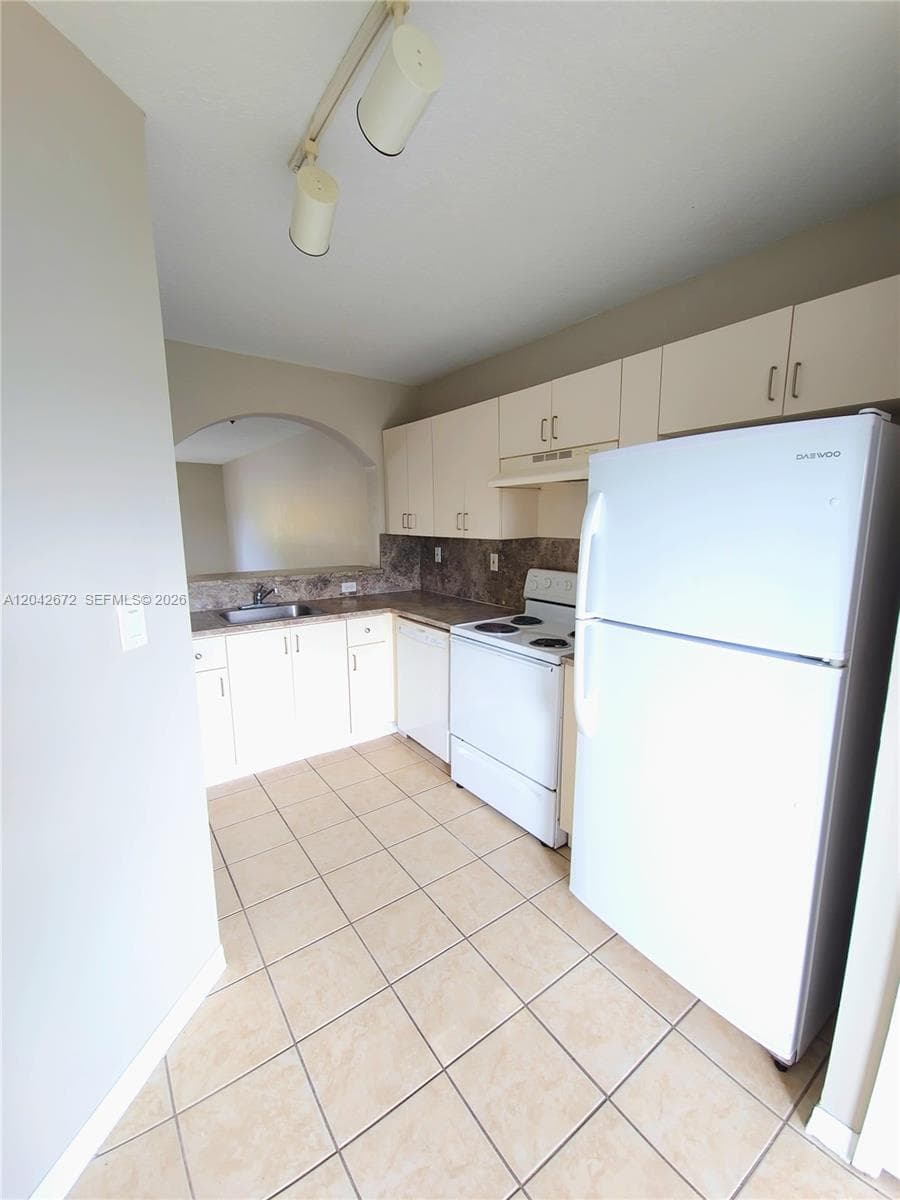 990 NE 33rd Ter # 102, Homestead FL 33033 photo 5