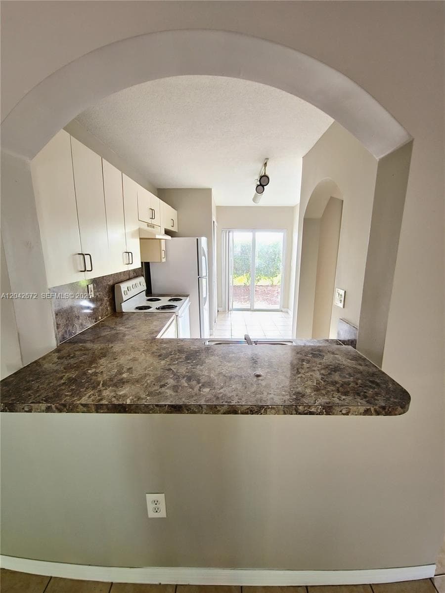 990 NE 33rd Ter # 102, Homestead FL 33033 photo 4