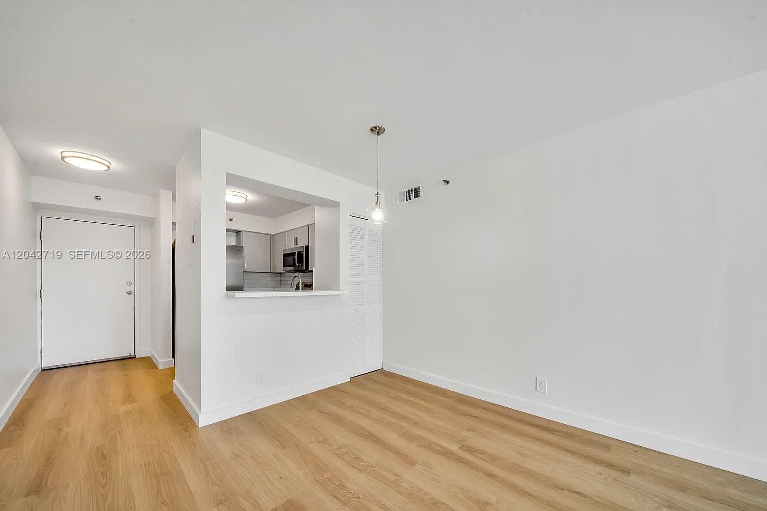 501 SW 1st St # 502, Miami FL 33130 photo 5
