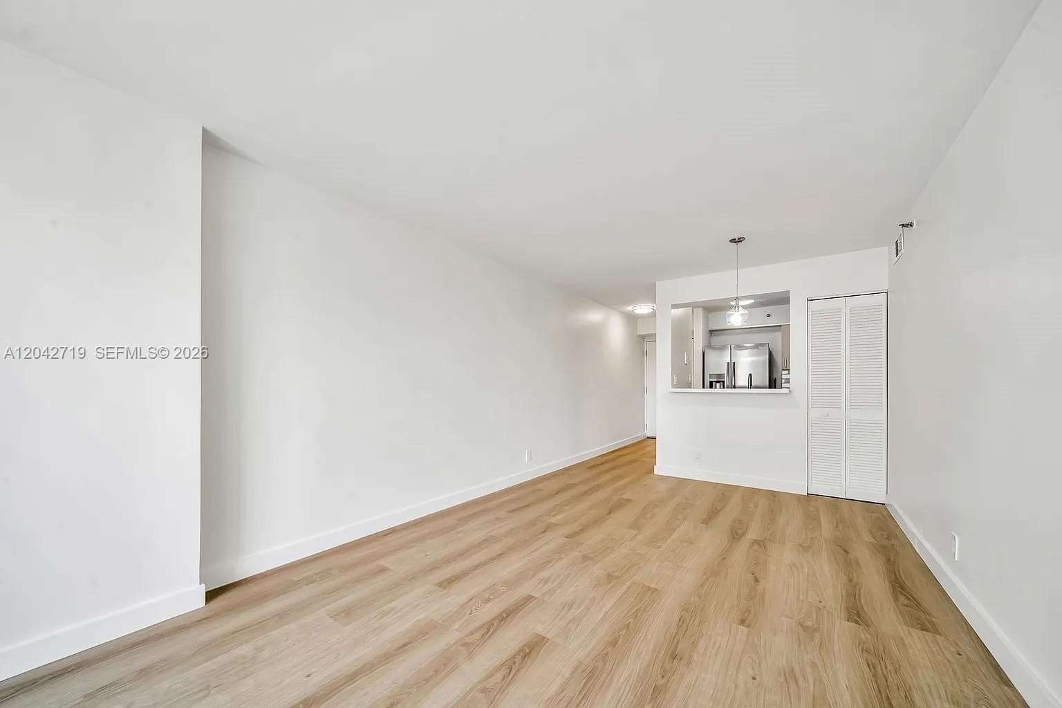 501 SW 1st St # 502, Miami FL 33130 photo 4