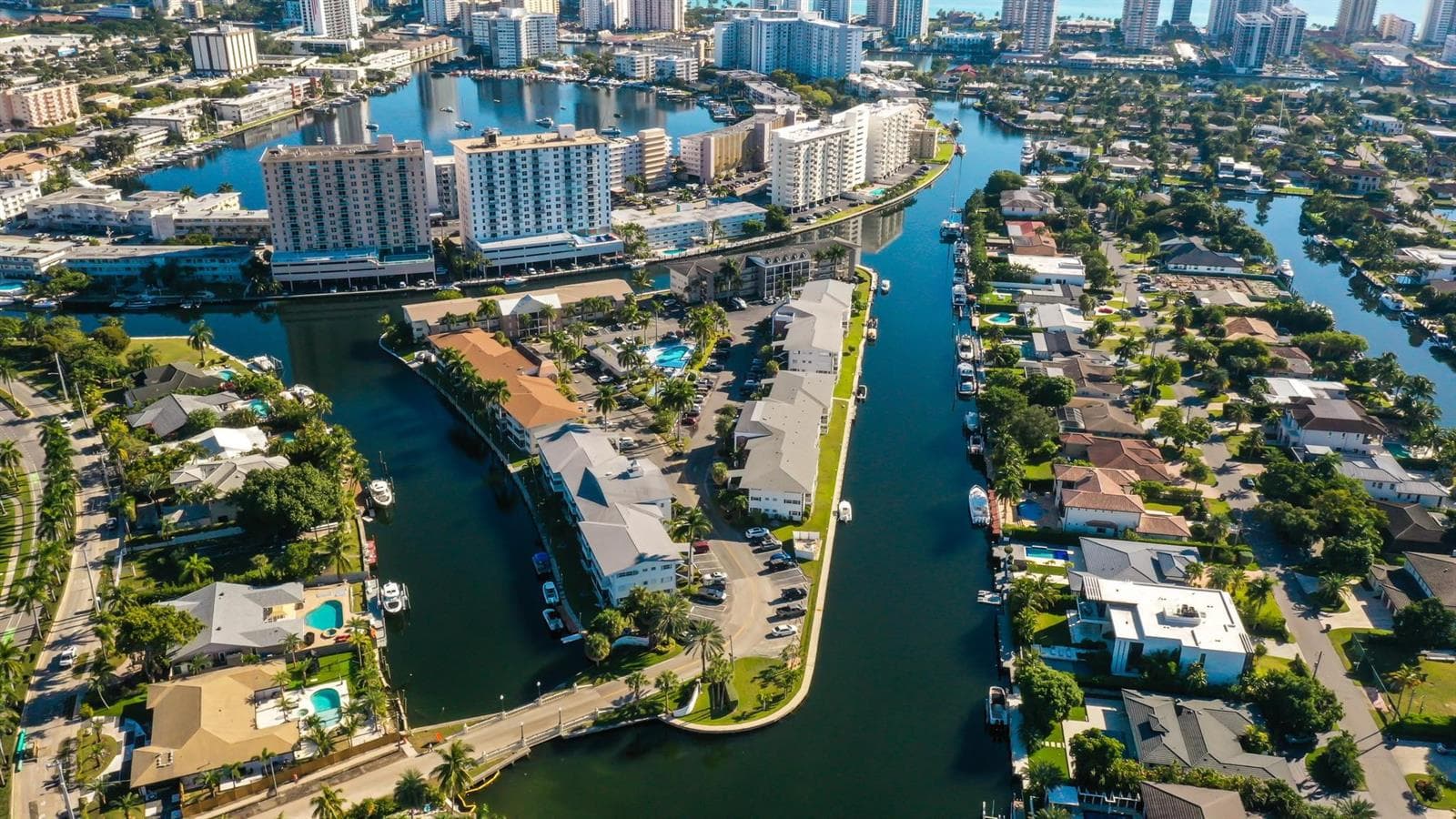 450 Paradise Isle Boulevard, Hallandale Beach FL 33009 photo 4