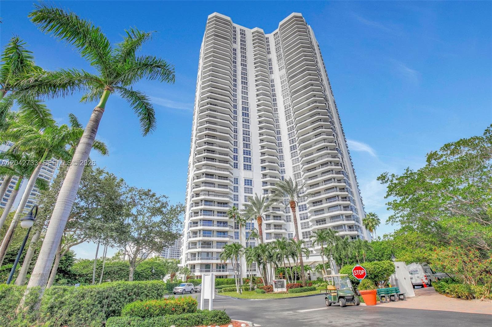 3500 Mystic Pointe Dr # 1804, Aventura FL 33180 photo 2