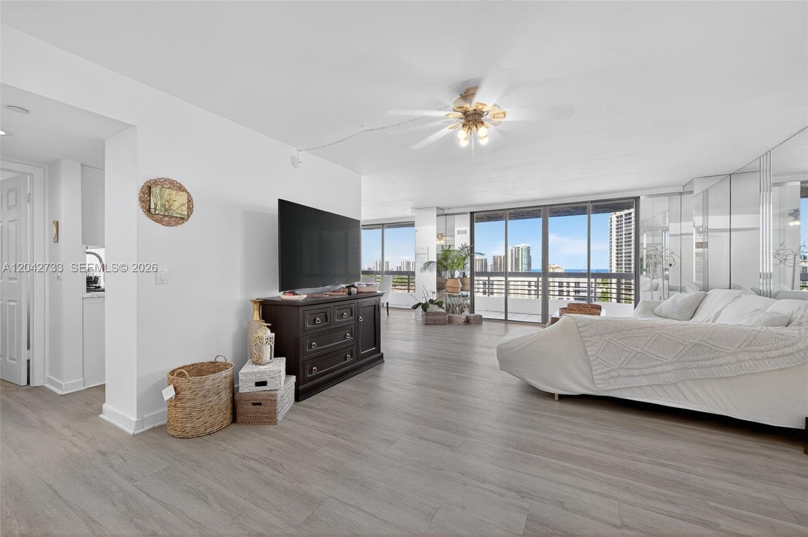 3500 Mystic Pointe Dr # 1804, Aventura FL 33180 photo 4
