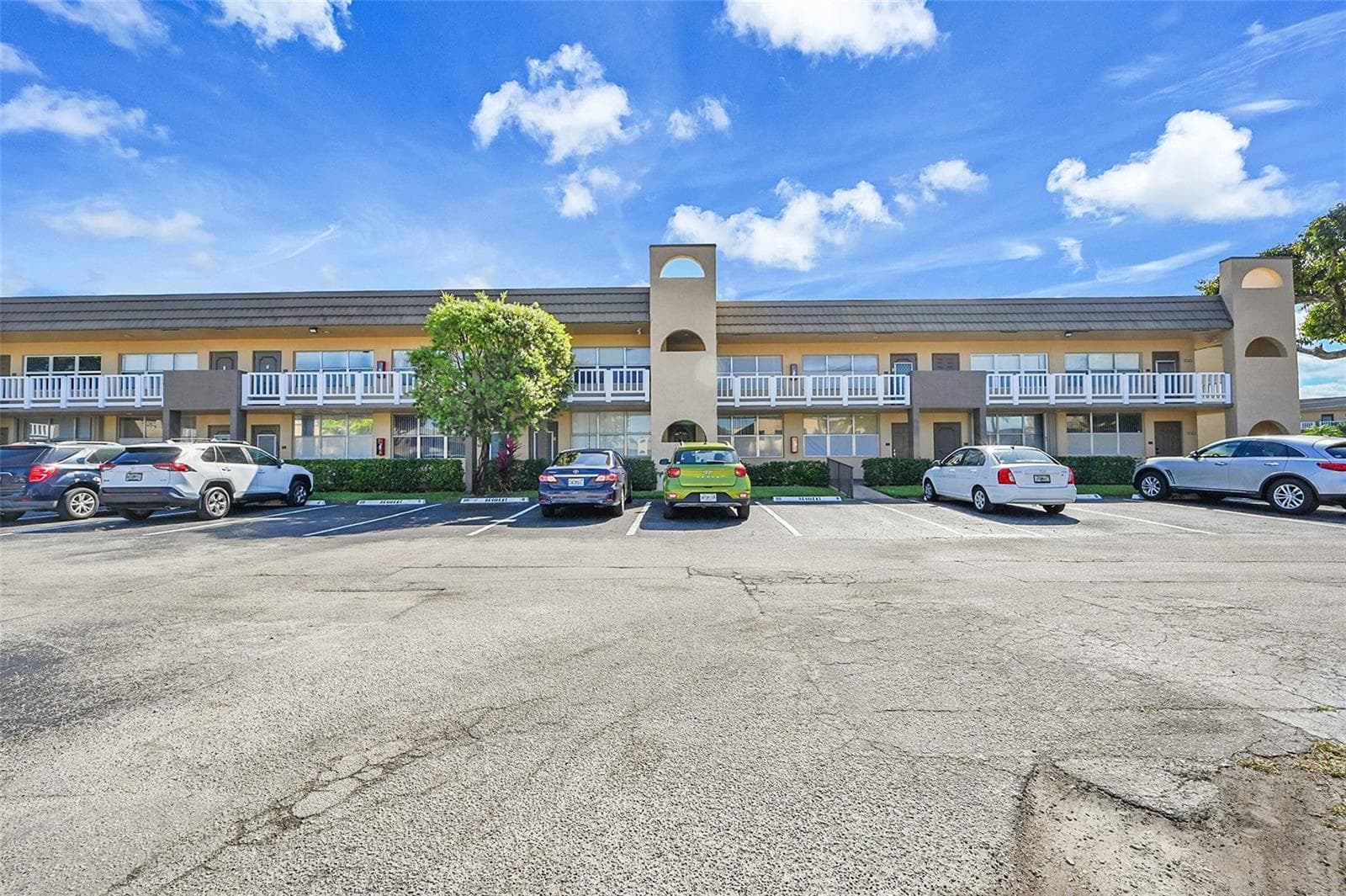 9101 Sunrise Lakes Boulevard # 206, Sunrise FL 33322 photo 4