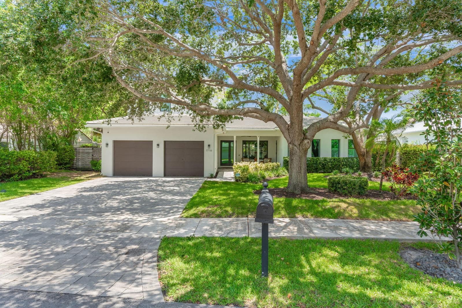 1716 Middle River Drive, Fort Lauderdale FL 33305 photo 2