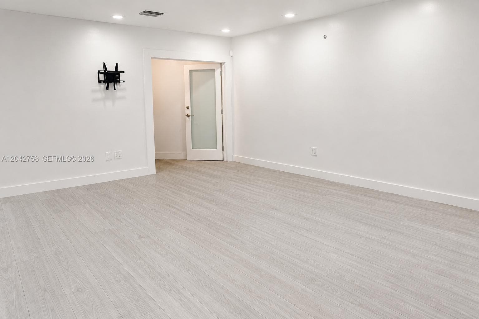 9450 NW 58th St, Doral FL 33178