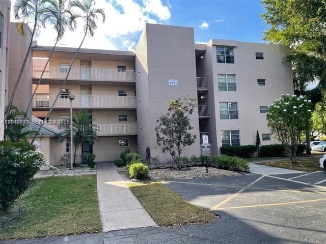 9495 Evergreen Pl # 102, Davie FL 33324