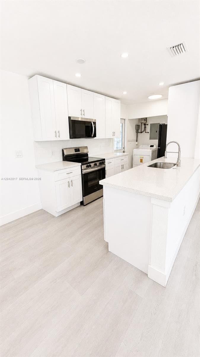 721 N 68th Ter, Hollywood FL 33024 photo 4