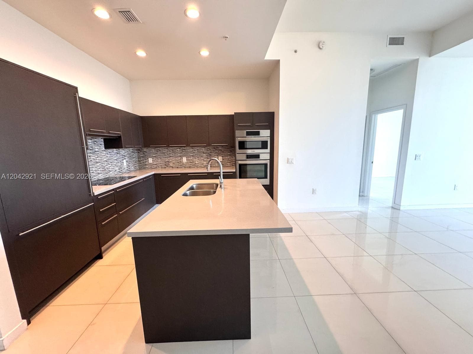 7825 NW 107th Ave # 706, Doral FL 33178 photo 3