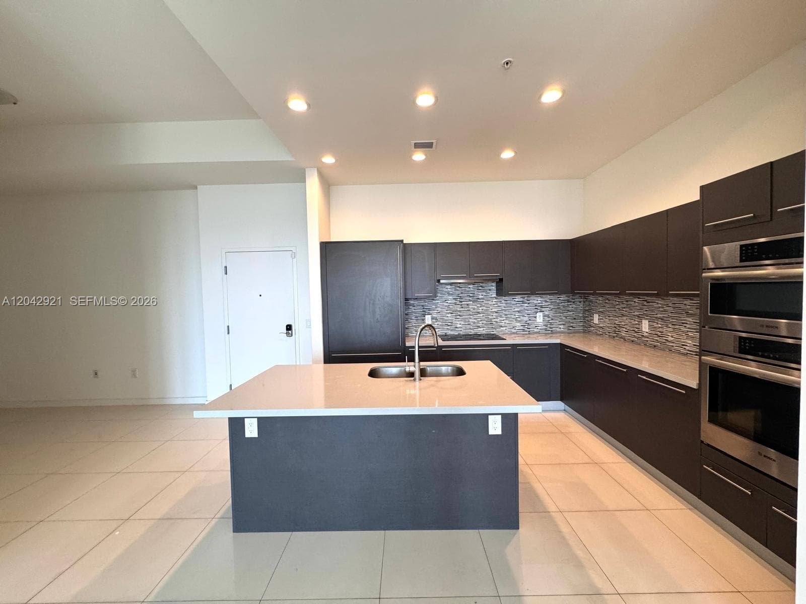 7825 NW 107th Ave # 706, Doral FL 33178 photo 5