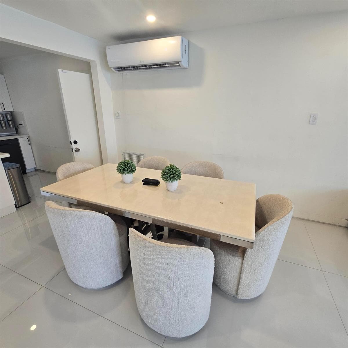 1844 Sheridan Street, Hollywood FL 33020 photo 2