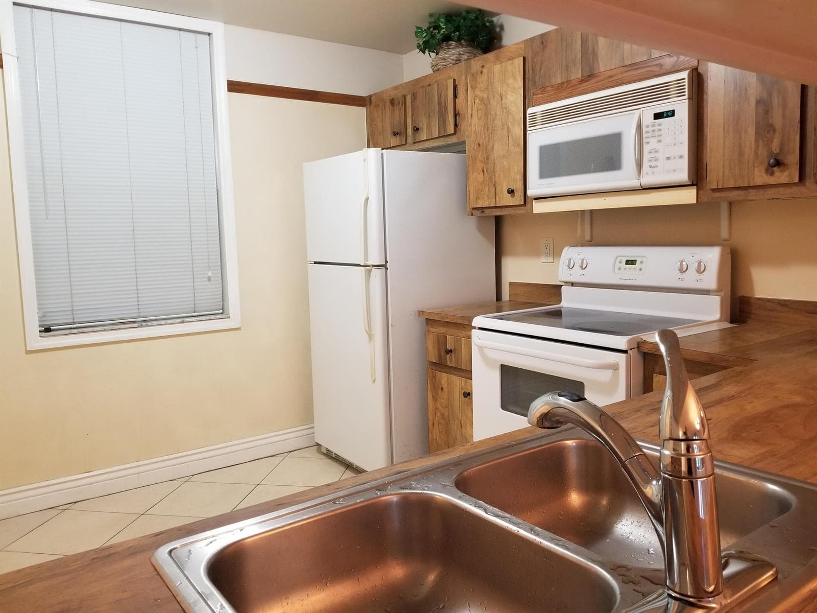 7500 NW 1st Court # 3, Plantation FL 33317