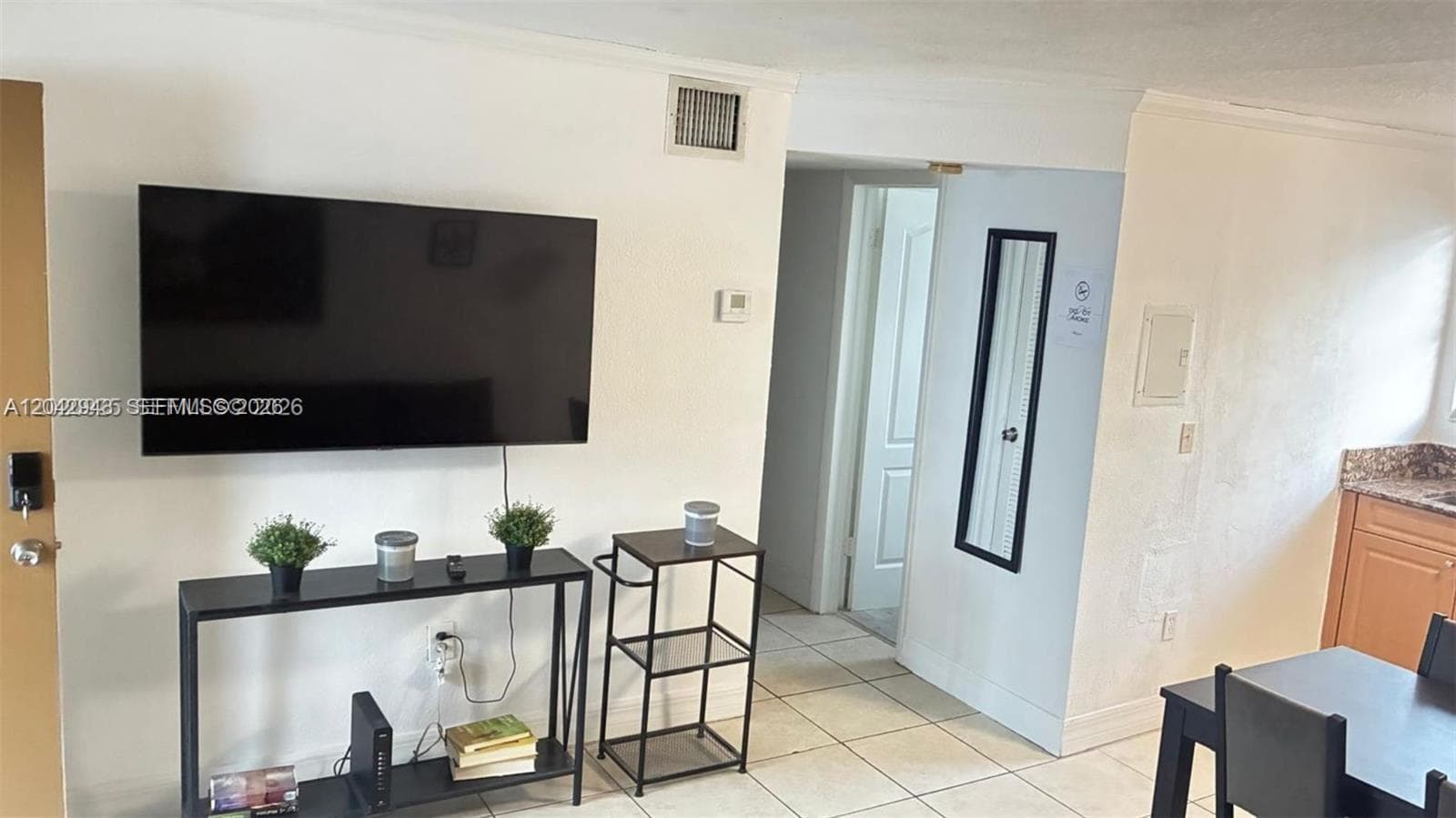 427 SW 6th St # 4, Miami FL 33130 photo 2