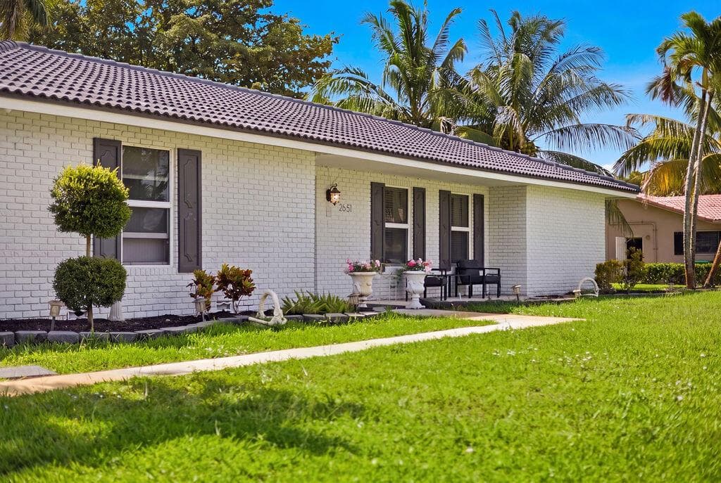 2651 NW 107th Avenue, Coral Springs FL 33065 photo 2