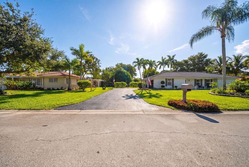 2651 NW 107th Avenue, Coral Springs FL 33065 photo 3