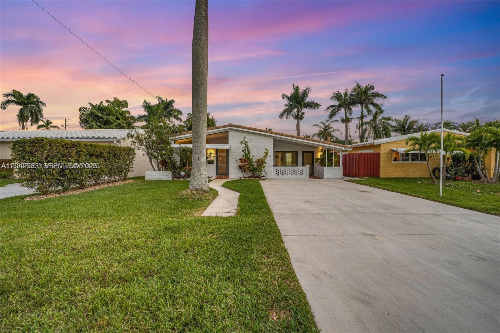 1514 Liberty St, Hollywood FL 33020 photo 3