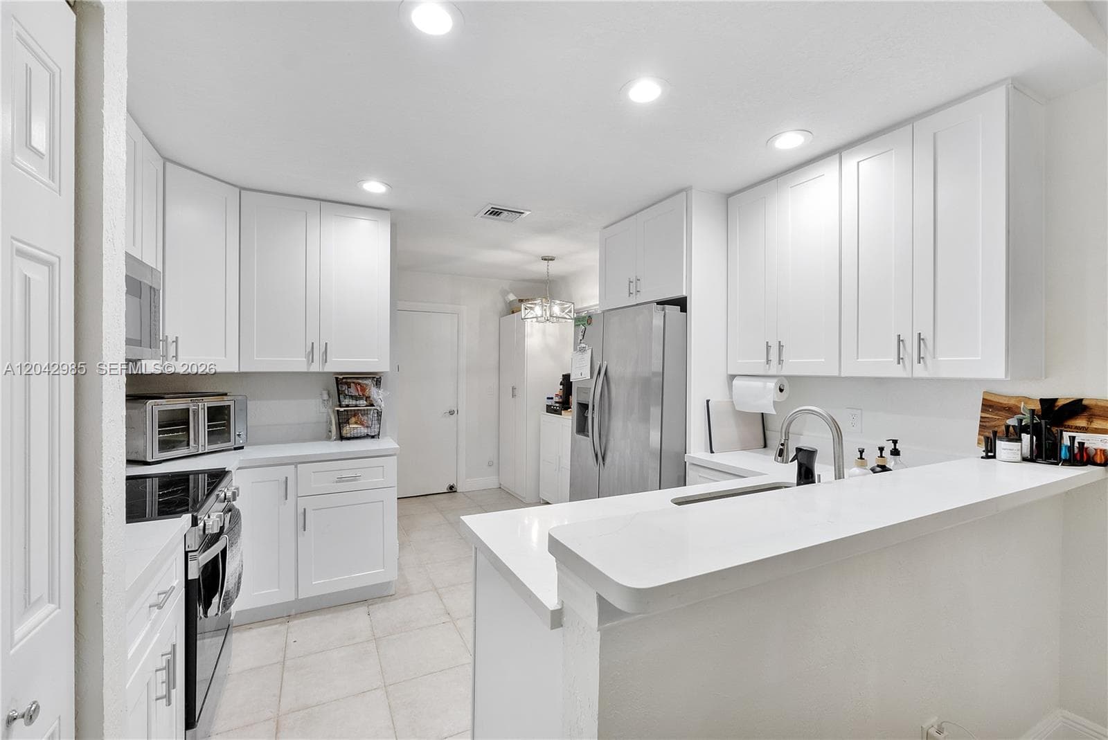 9161 N Lake Park Cir N, Davie FL 33328 photo 5