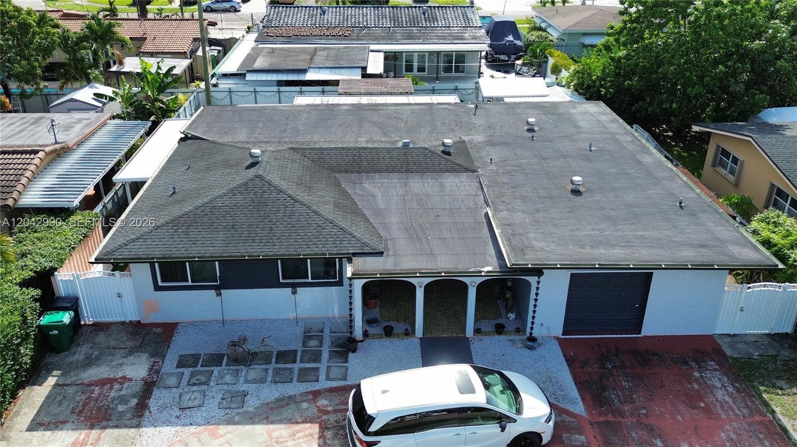 11512 NW 58th Ave, Hialeah FL 33012 photo 2