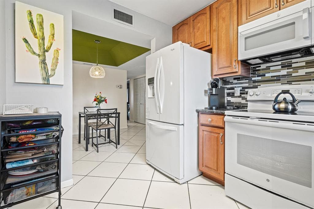 7442 Ashmont Circle # 203, Tamarac FL 33321 photo 5