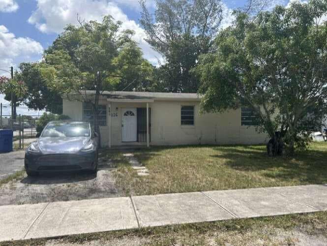 1226 NW 23rd Terrace, Fort Lauderdale FL 33311