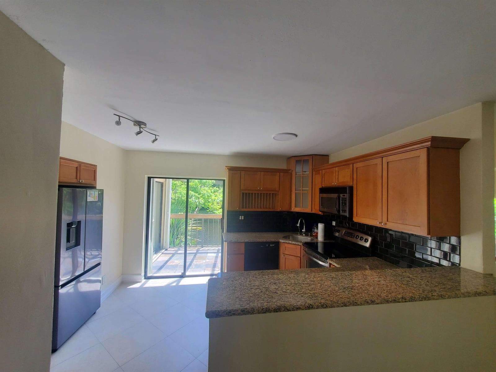 12 Wimbledon Lakes Drive # 250, Plantation FL 33324 photo 3