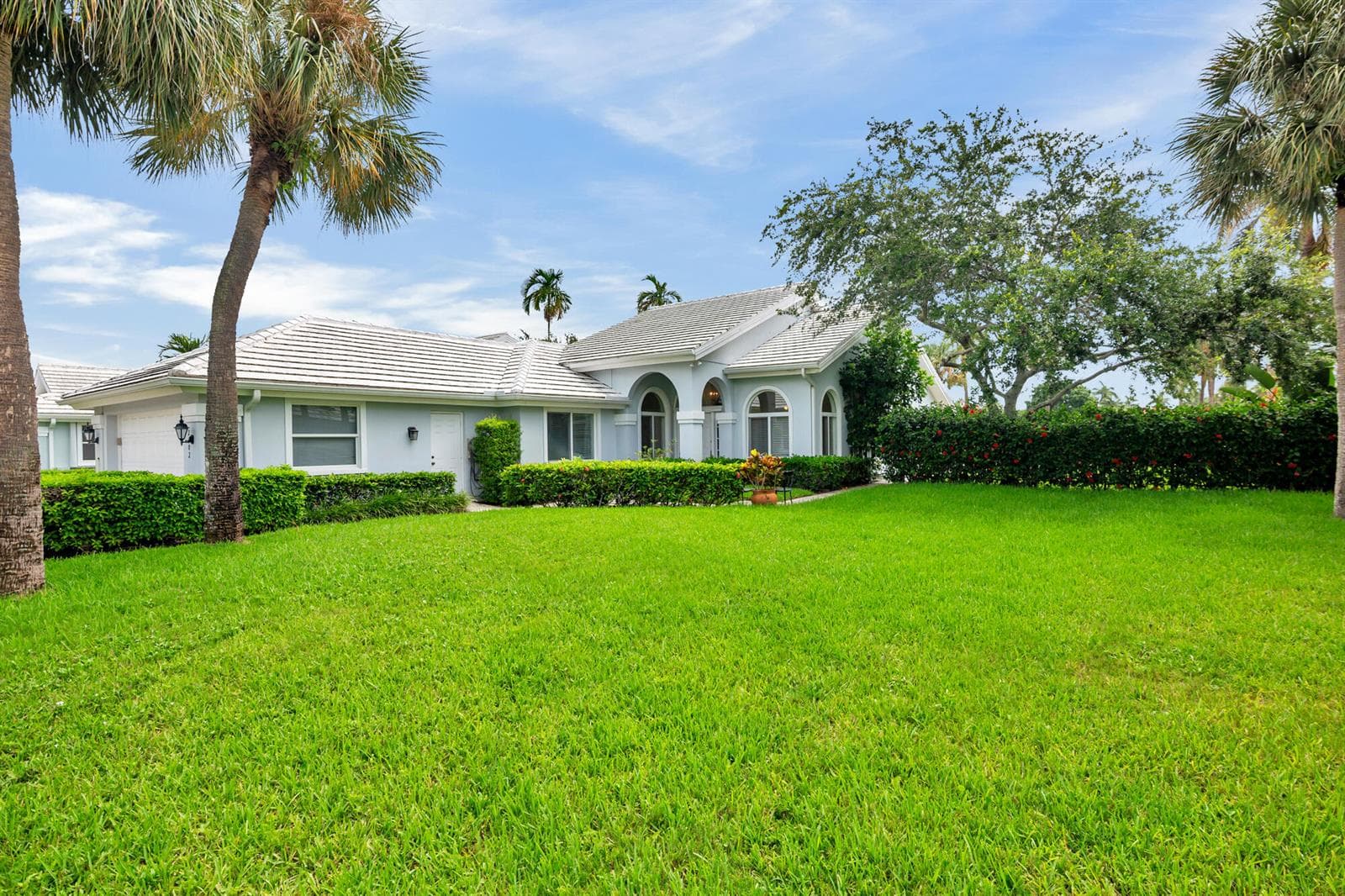 2402 Saratoga Bay Drive, West Palm Beach FL 33409 photo 2