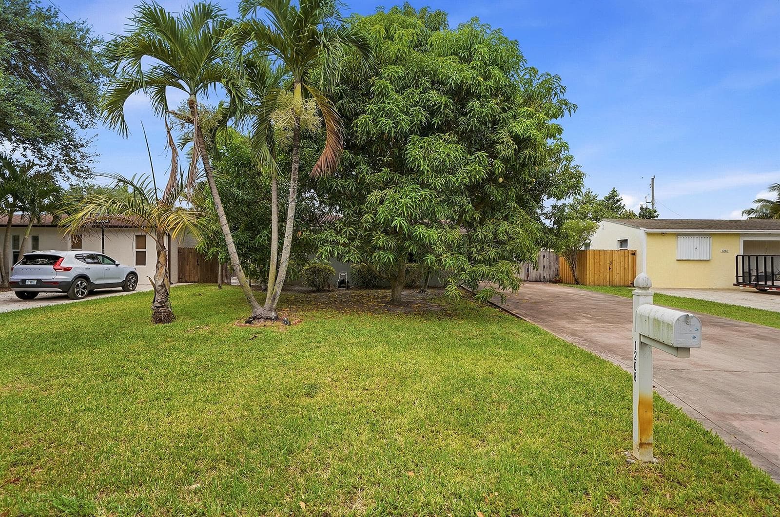 1208 N 31st Avenue, Hollywood FL 33021 photo 3