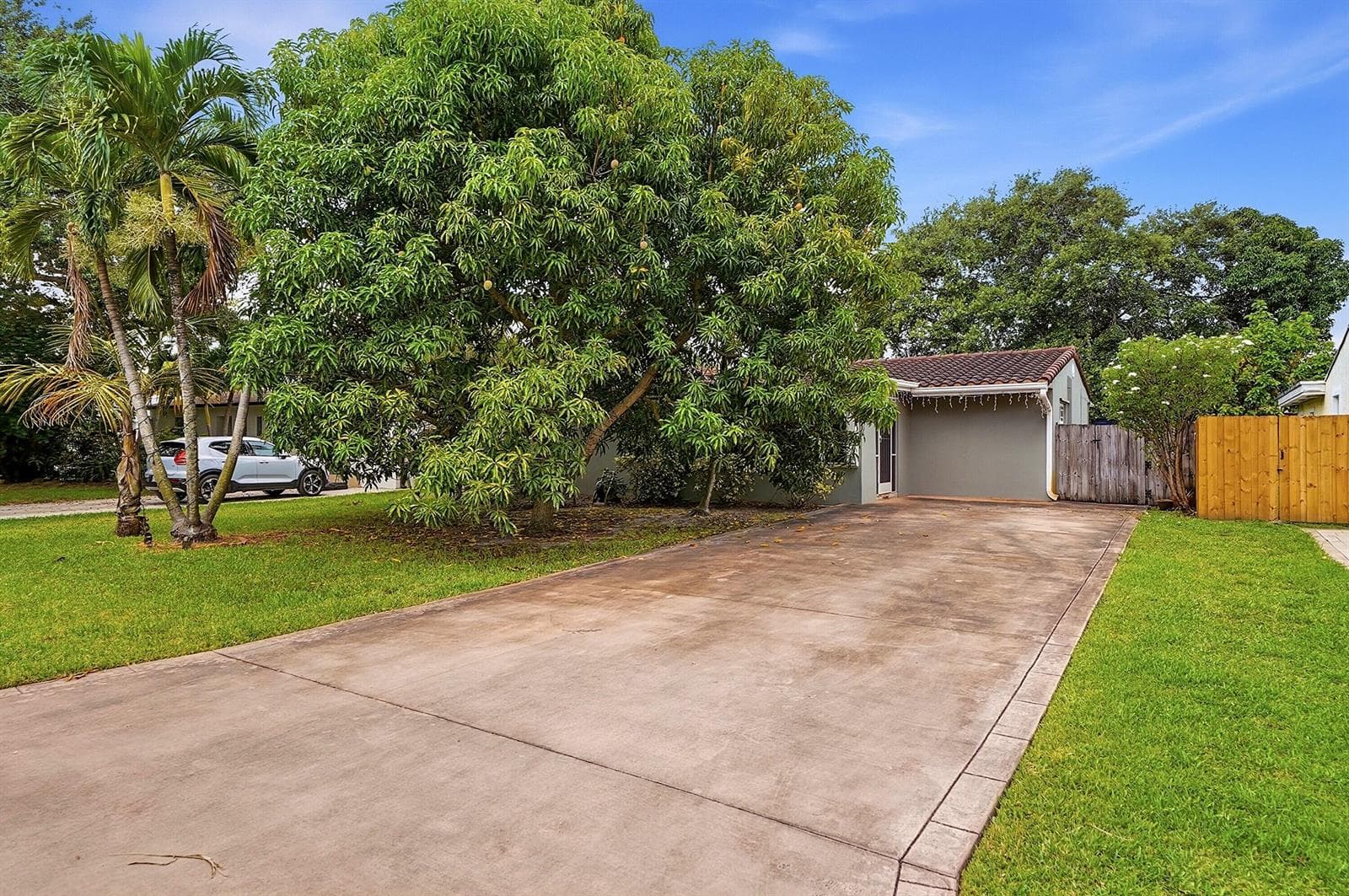 1208 N 31st Avenue, Hollywood FL 33021