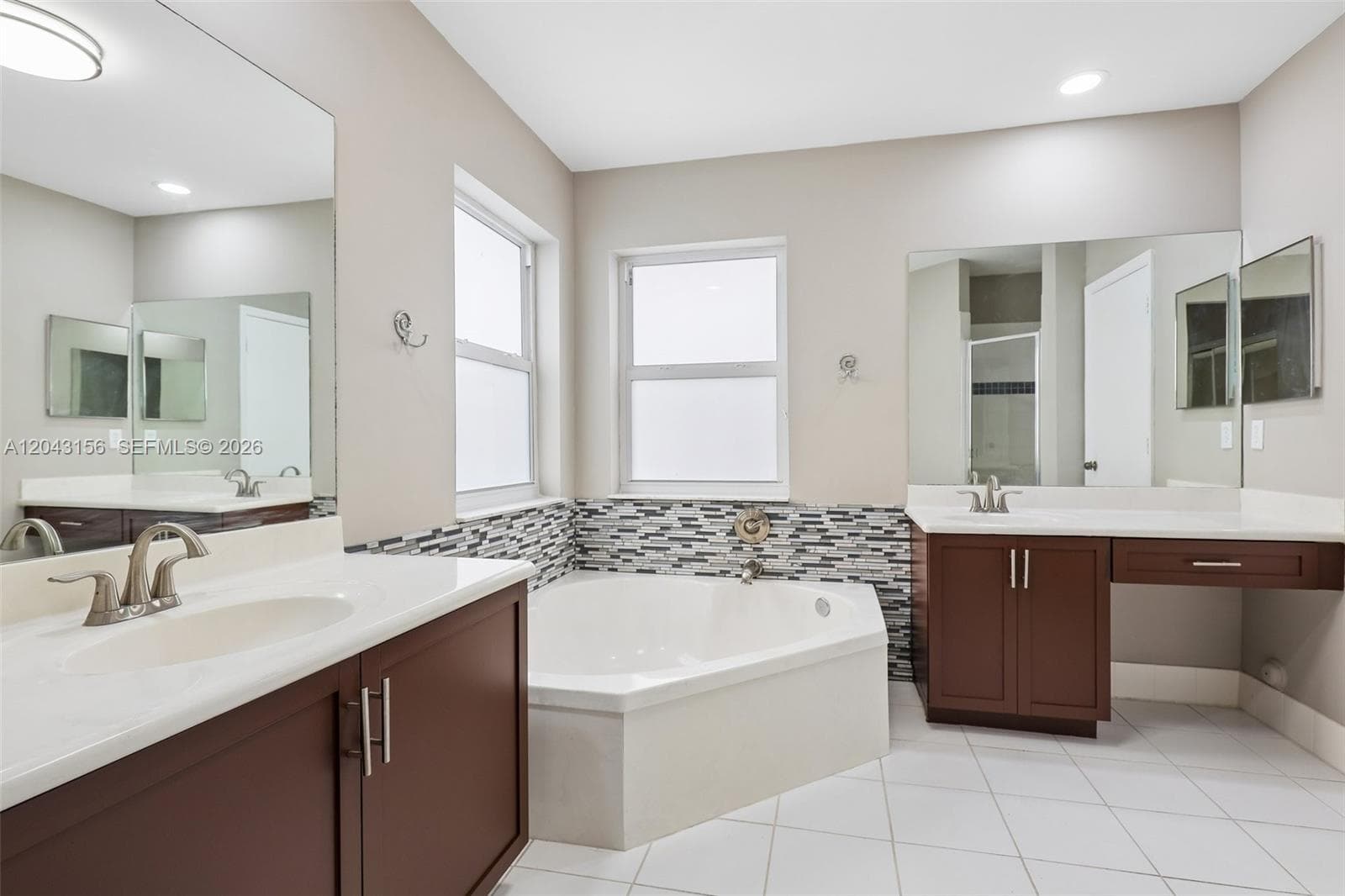 2162 NW 77th Ter, Pembroke Pines FL 33024 photo 4