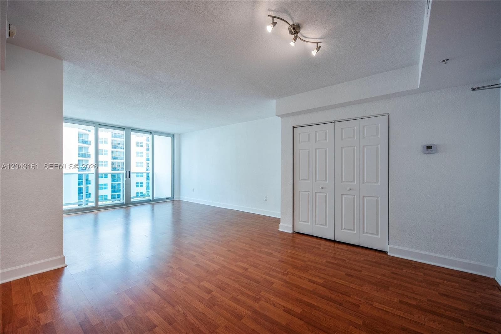 7501 E Treasure Dr # 6A, North Bay Village FL 33141 photo 4