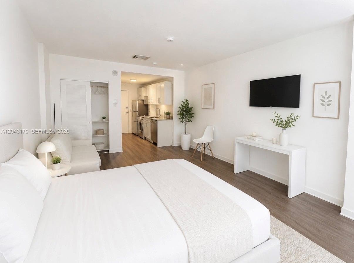 10275 Collins Ave # 115, Bal Harbour FL 33154
