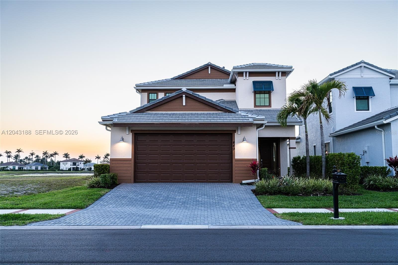 449 SE Fascino Cir, Port St. Lucie FL 34984