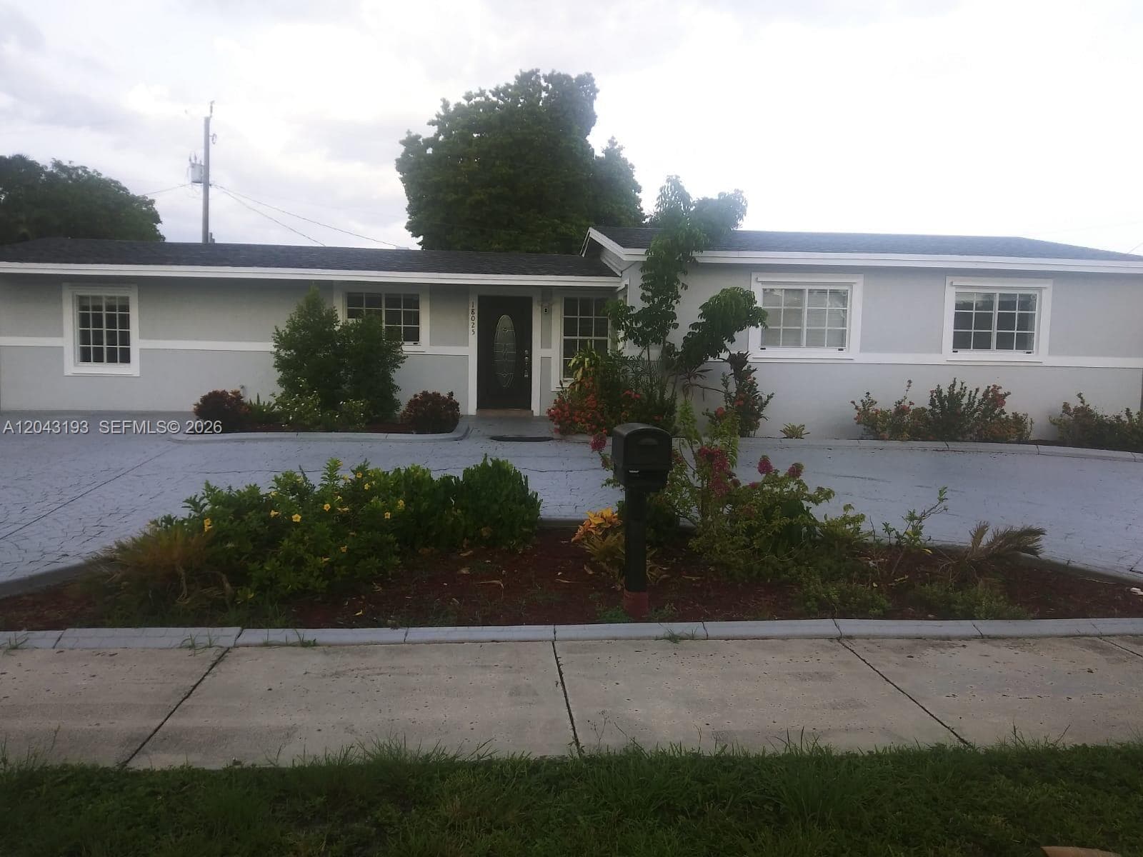 18025 NW 83rd Ave # 1, Hialeah FL 33015 photo 2