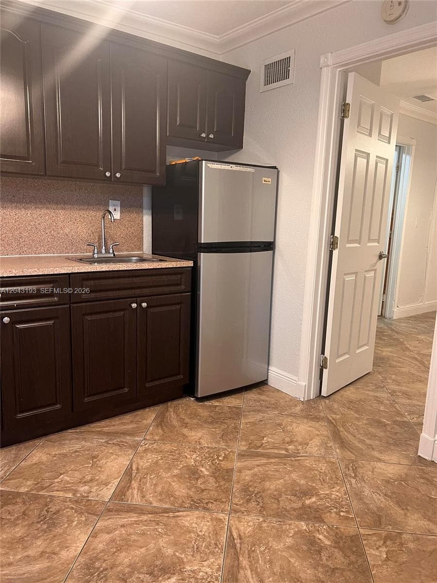18025 NW 83rd Ave # 1, Hialeah FL 33015 photo 4