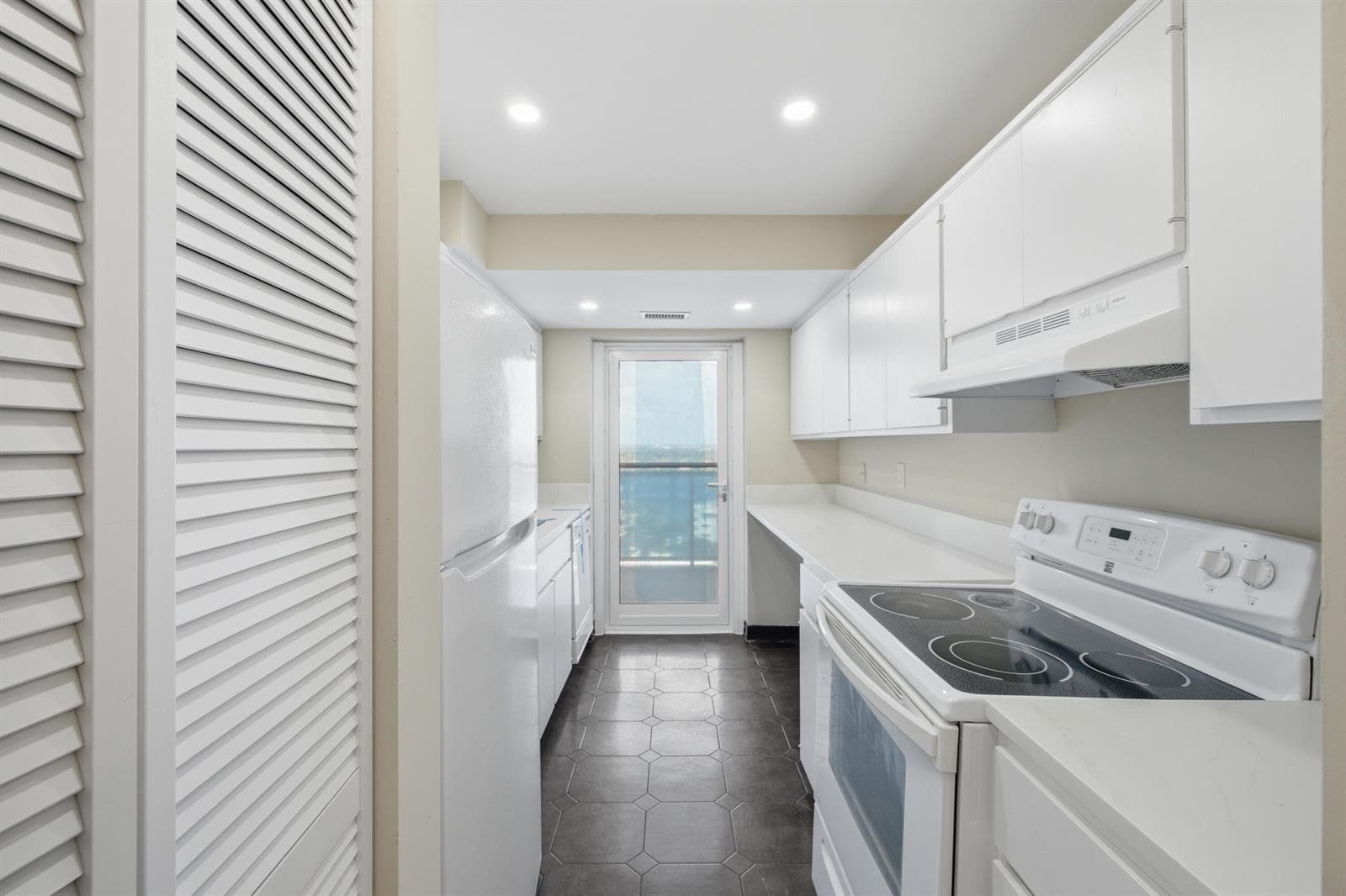 2841 N Ocean Boulevard # 1503, Fort Lauderdale FL 33308 photo 5