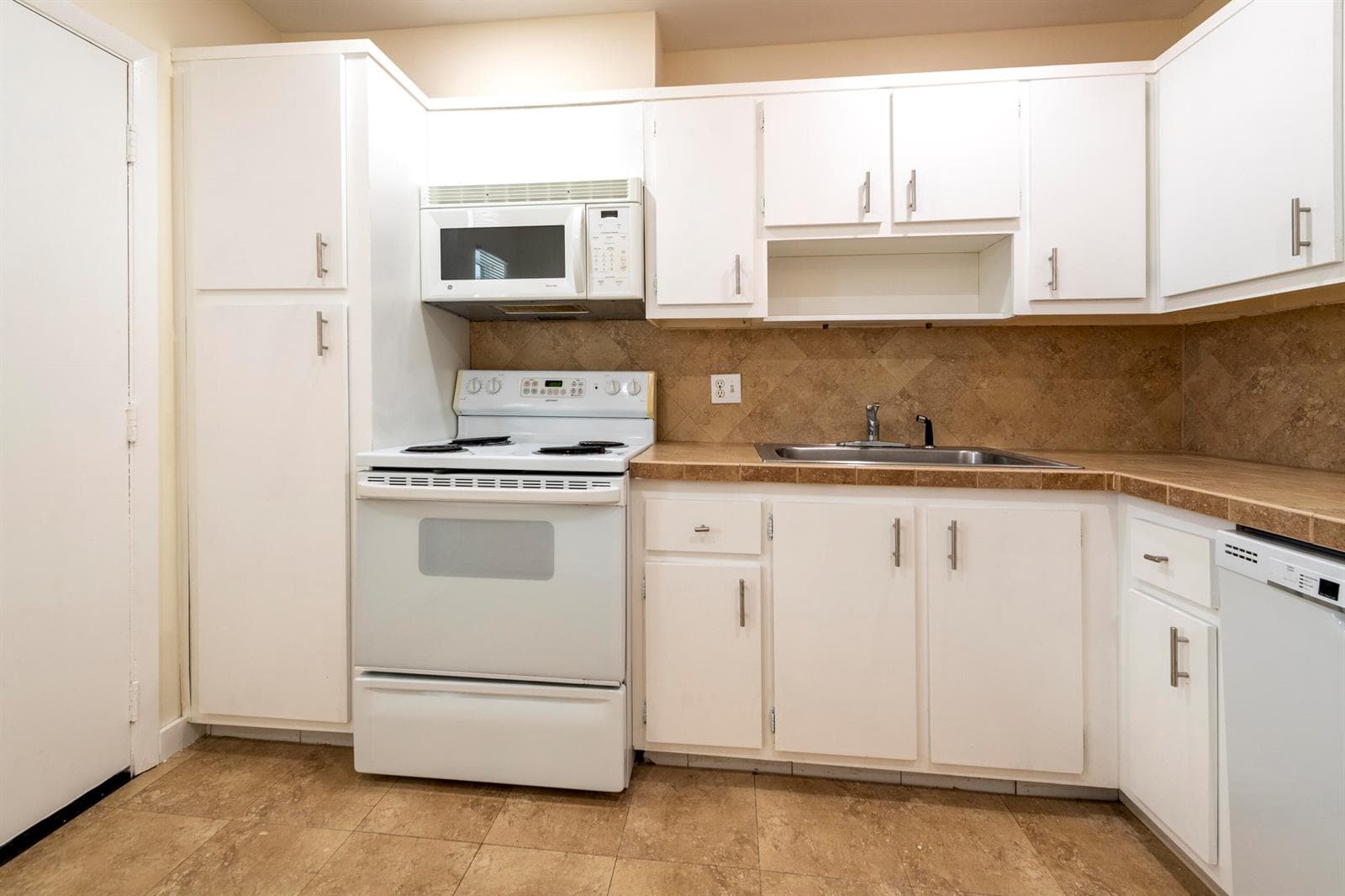 6061 N Falls Cir Drive # 402, Lauderhill FL 33319 photo 4