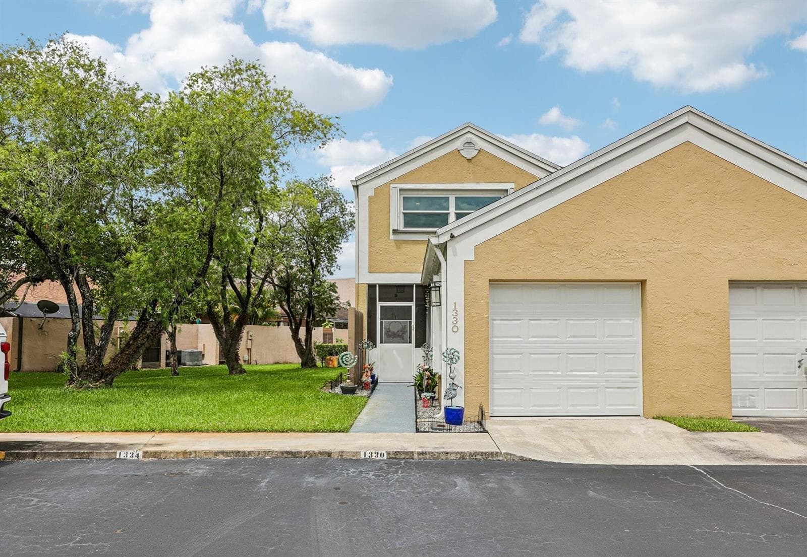 1330 NW 123rd Avenue, Pembroke Pines FL 33026 photo 2