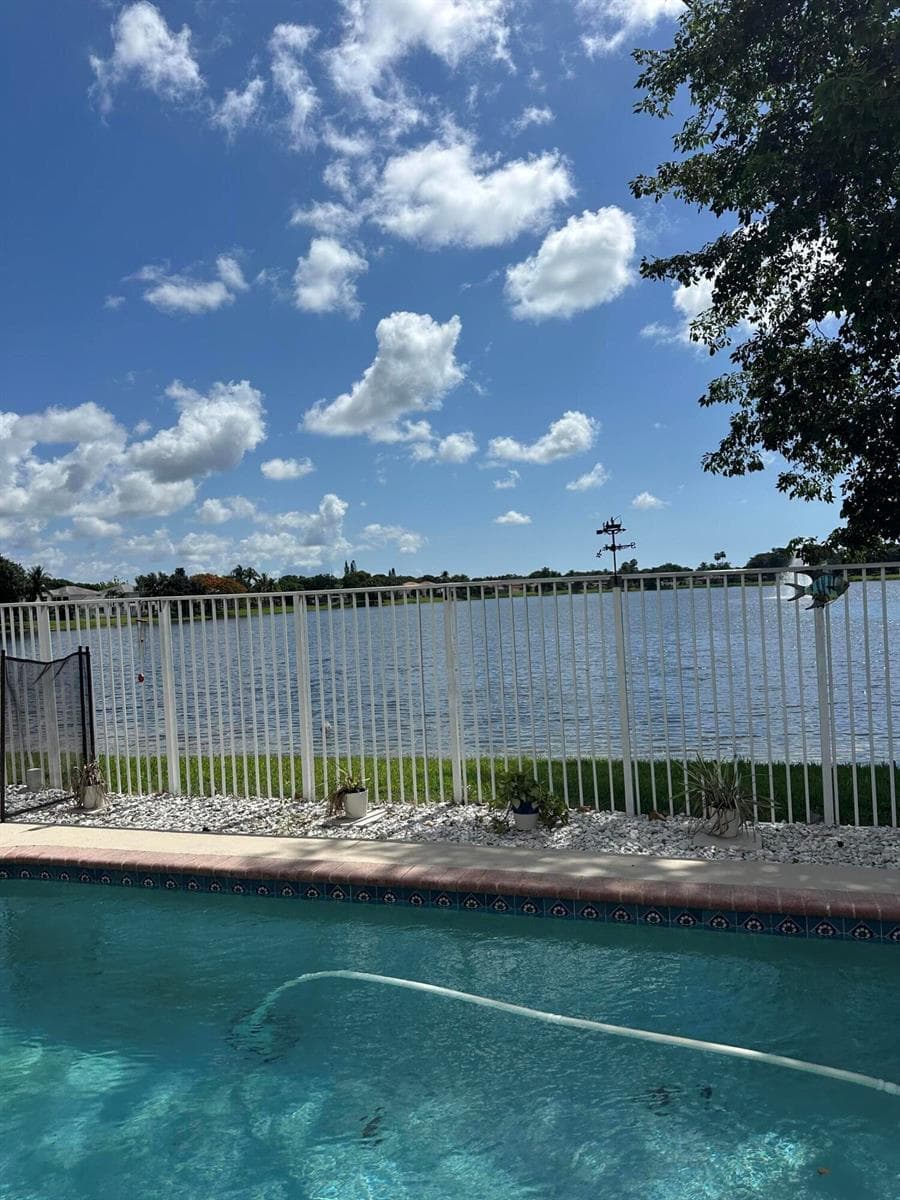 5220 NW 53rd Avenue, Coconut Creek FL 33073 photo 3