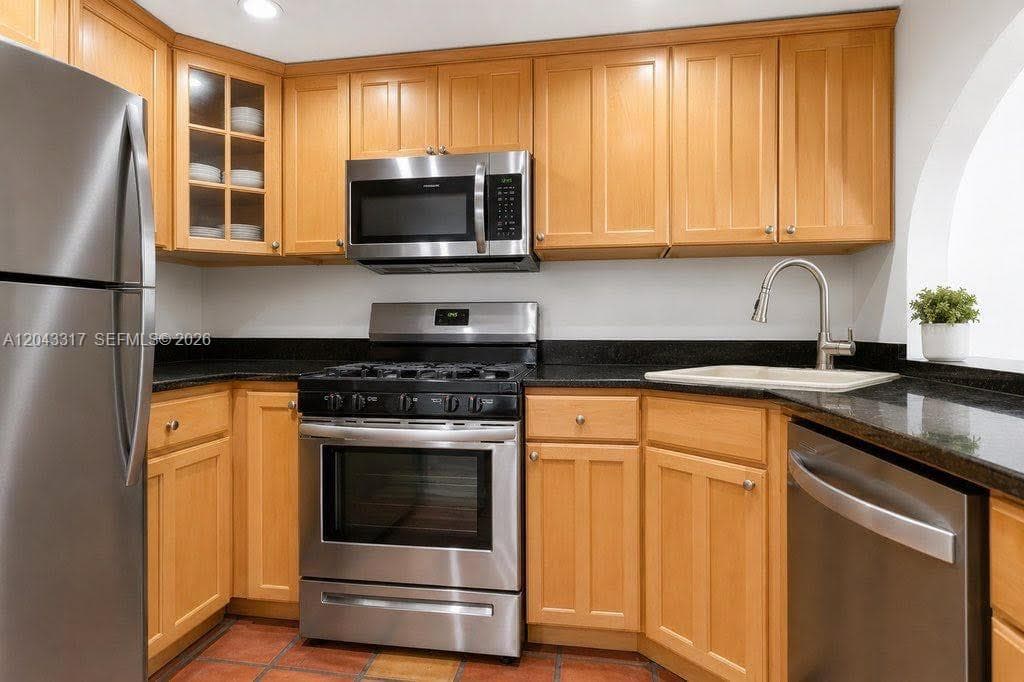 6705 N Kendall Dr # 312, Pinecrest FL 33156 photo 2