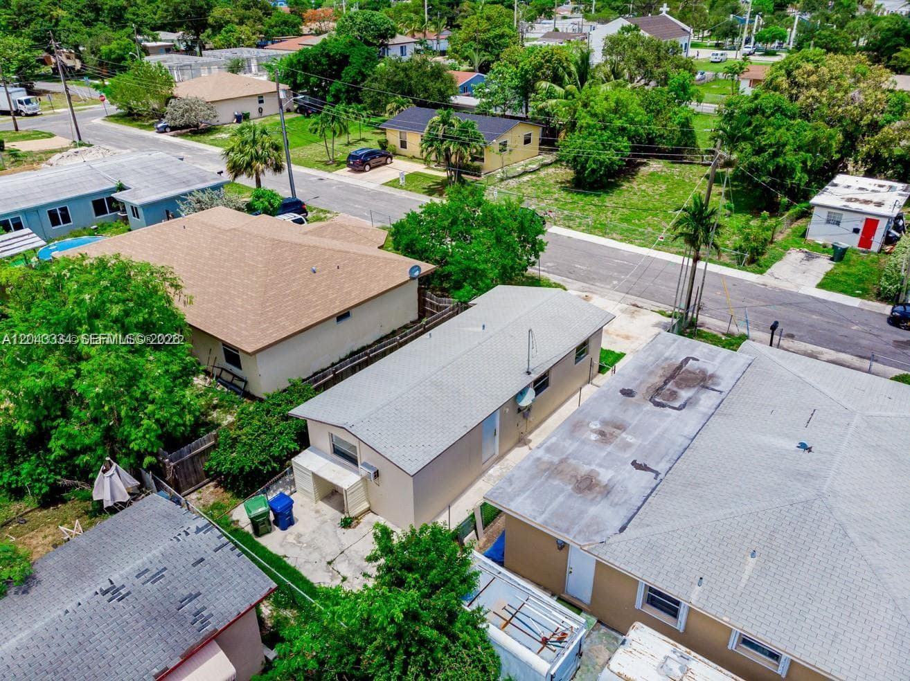 805 NW 3rd Ter, Hallandale Beach FL 33009 photo 4