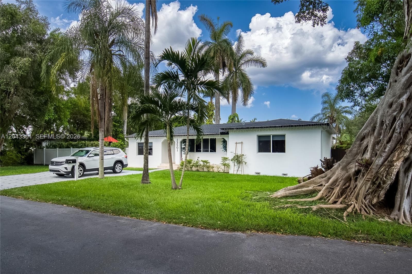 13501 NE Miami Ct, Miami FL 33161 photo 3