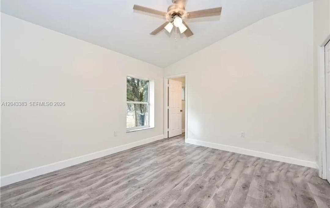 2830 NE 4th Ave, Naples FL 34120 photo 3
