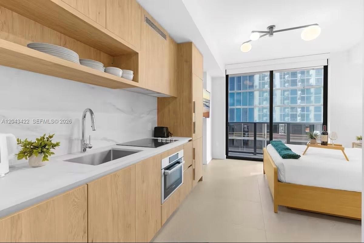 11 NE 6th St # 1606, Miami FL 33132 photo 2