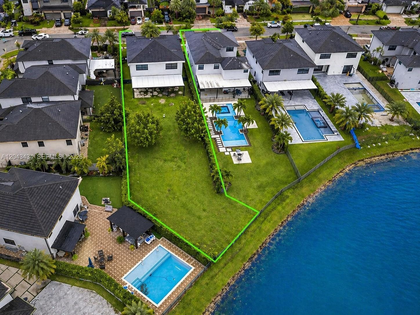 8822 NW 161st Ter, Miami Lakes FL 33018