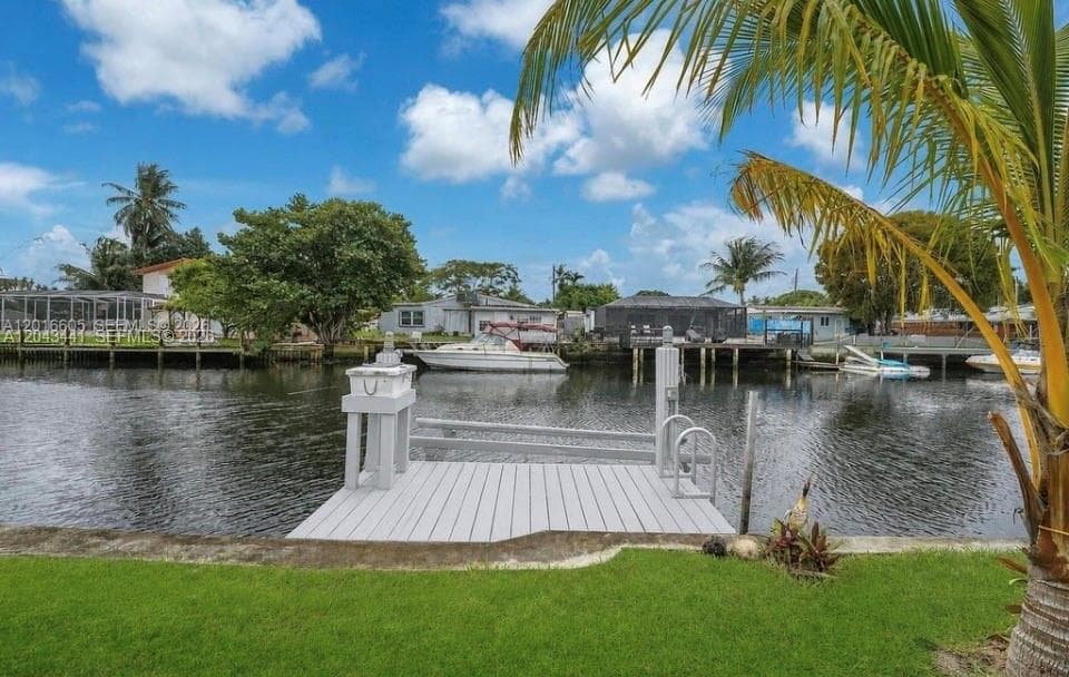2718 Sherman St, Hollywood FL 33020 photo 2
