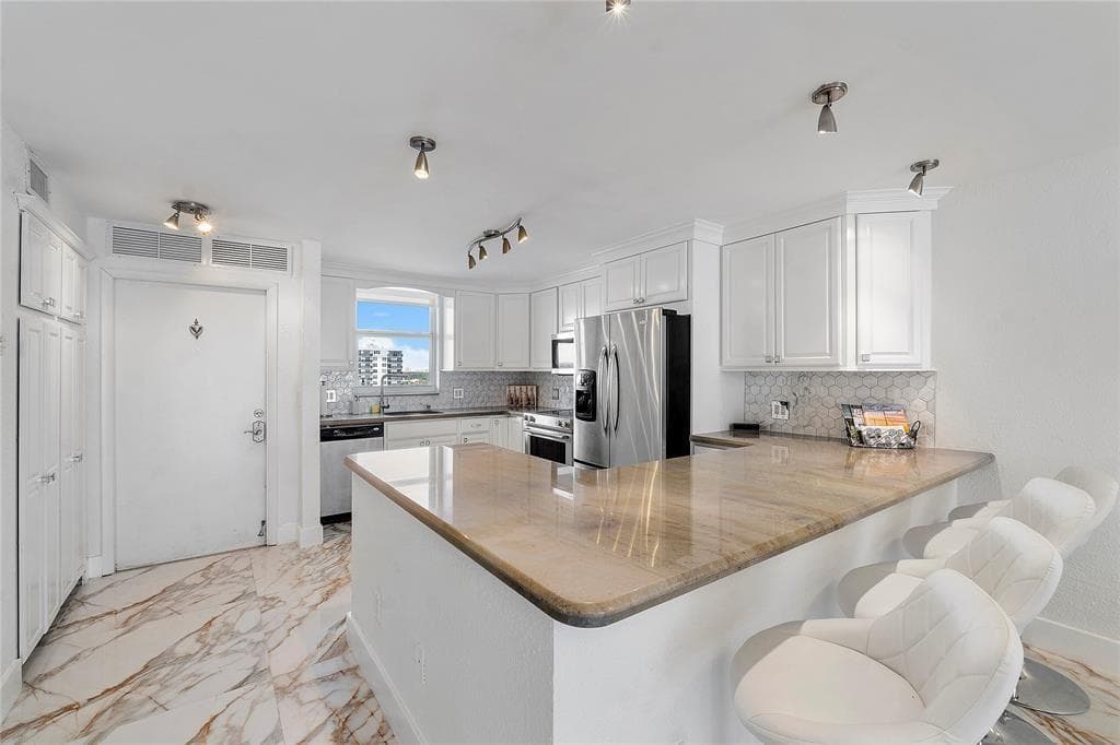3100 NE 49th Street # 807, Fort Lauderdale, FL 33308 photo 3